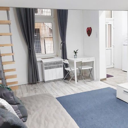 Oriental Apartment Near Gozsdu Udvar Boedapest Buitenkant foto