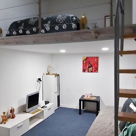 Oriental Apartment Near Gozsdu Udvar Boedapest Buitenkant foto