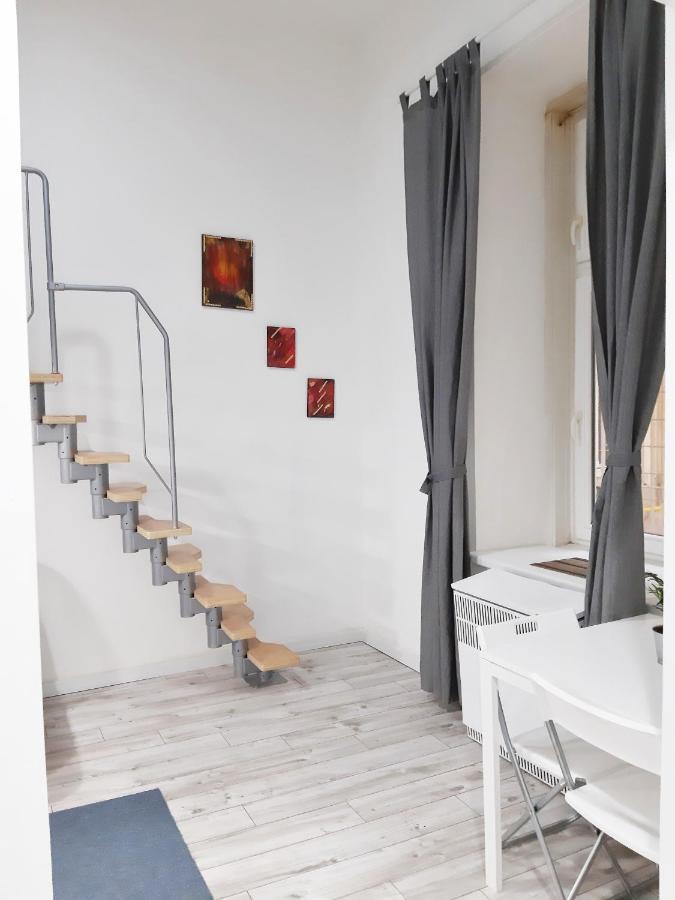 Oriental Apartment Near Gozsdu Udvar Boedapest Buitenkant foto