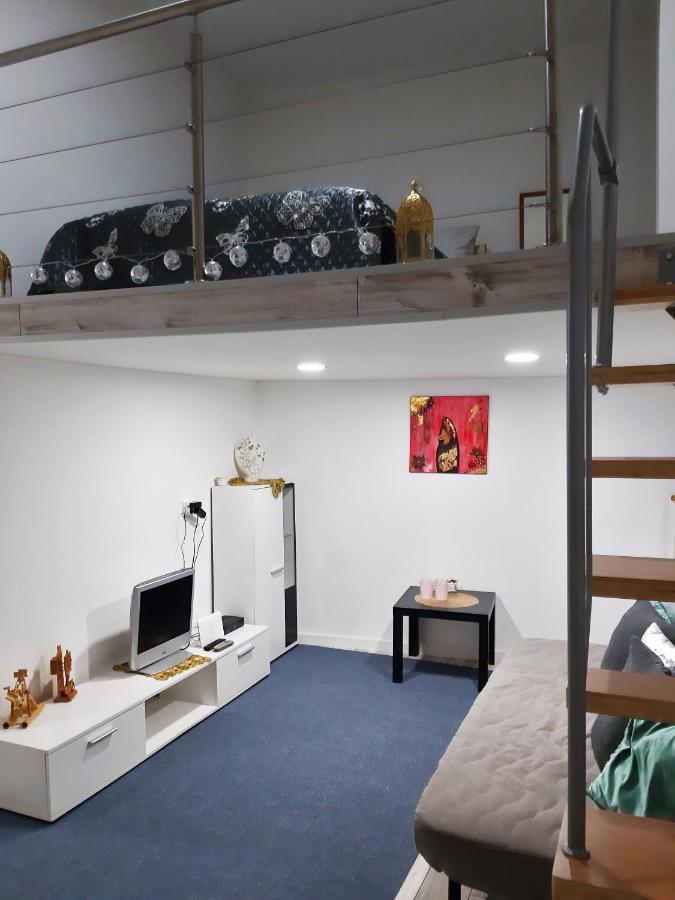 Oriental Apartment Near Gozsdu Udvar Boedapest Buitenkant foto