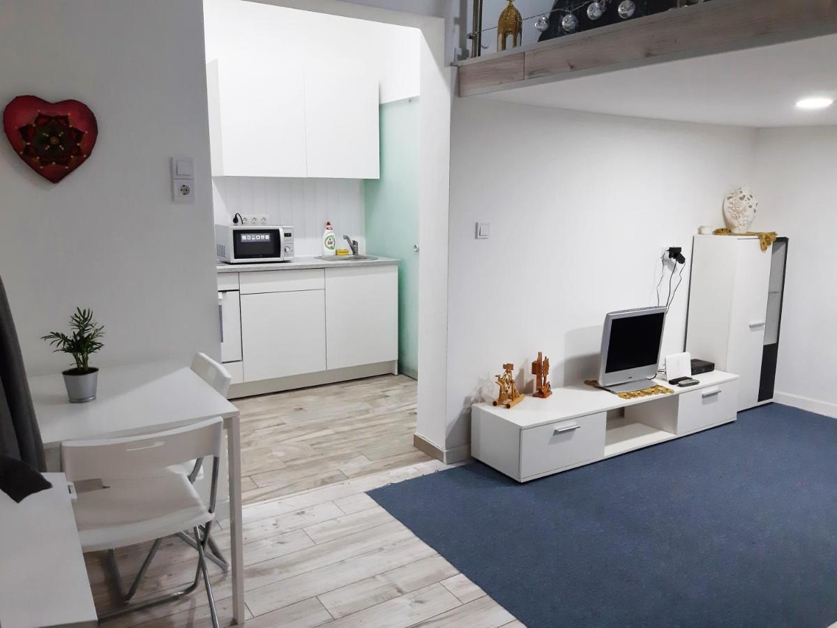 Oriental Apartment Near Gozsdu Udvar Boedapest Buitenkant foto